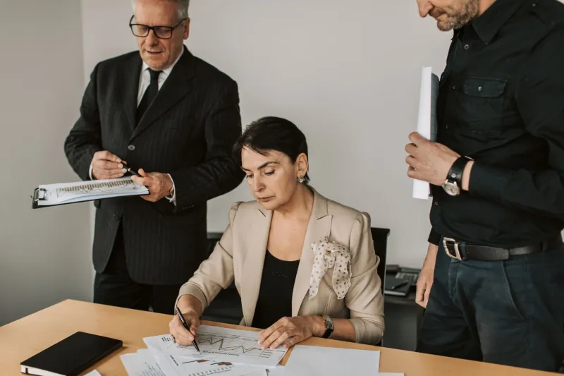 The Timing Advantage: How Disclosure Delays Are Quietly Rewarding Those Closest to the Information